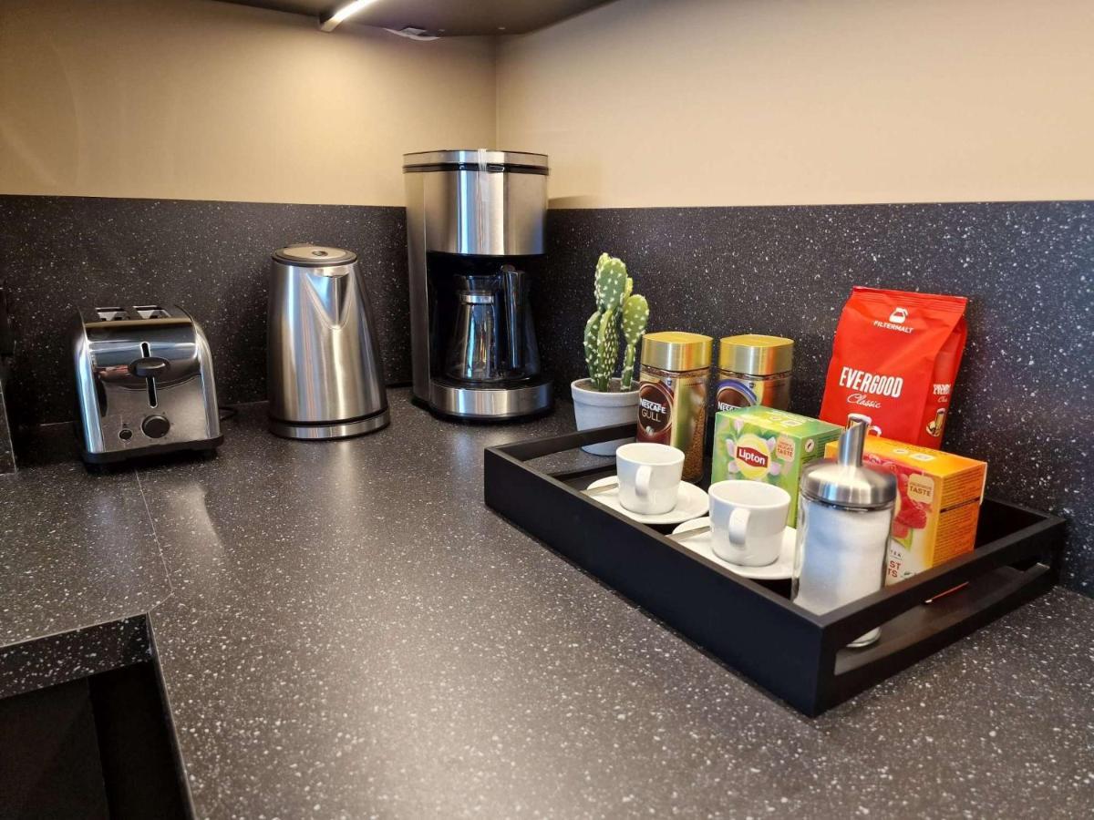 Modern & Spacious 3-bedroom, Central, Parking *