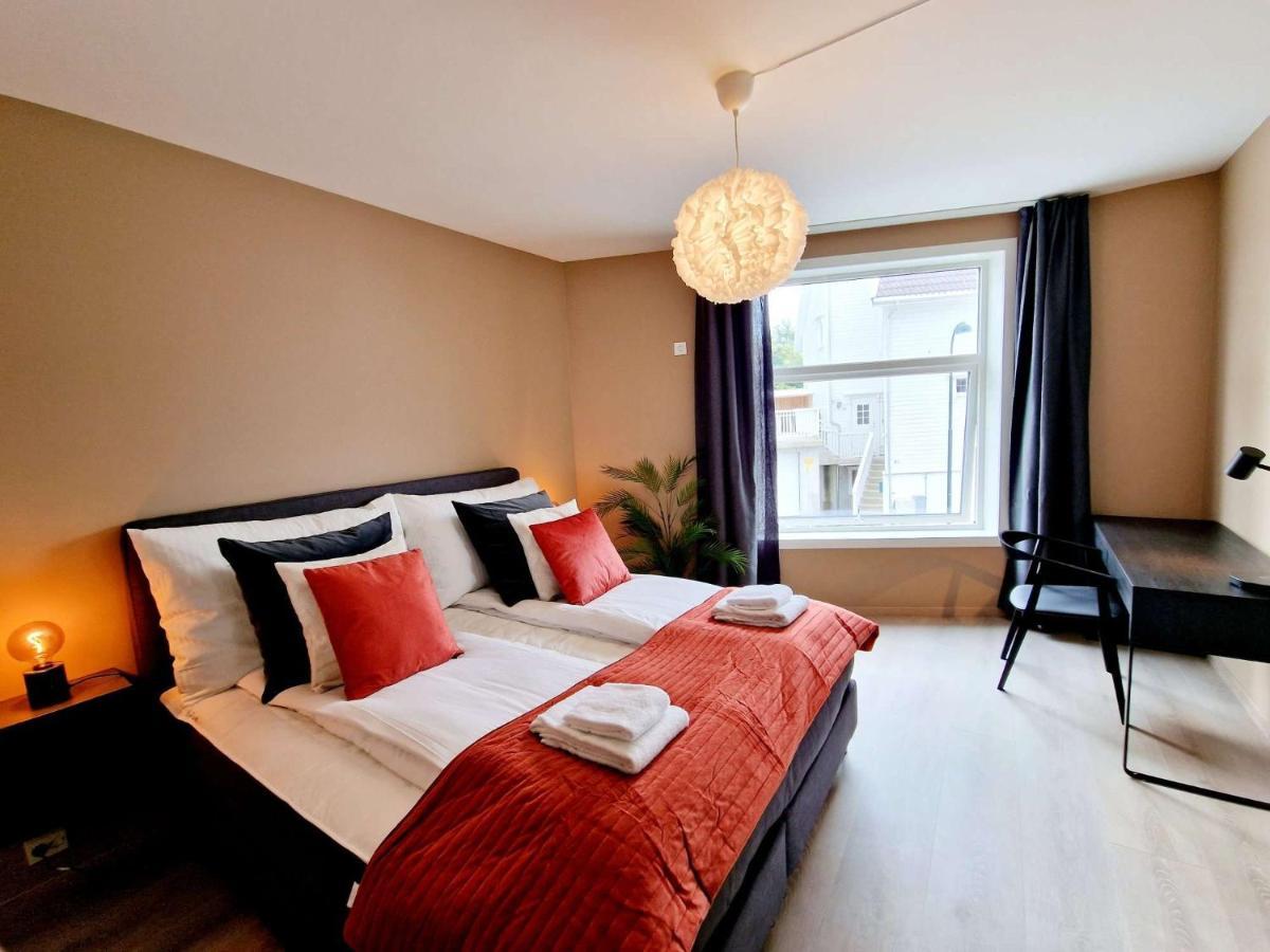 Apartment Modern & Spacious 3-bedroom, Central, Parking