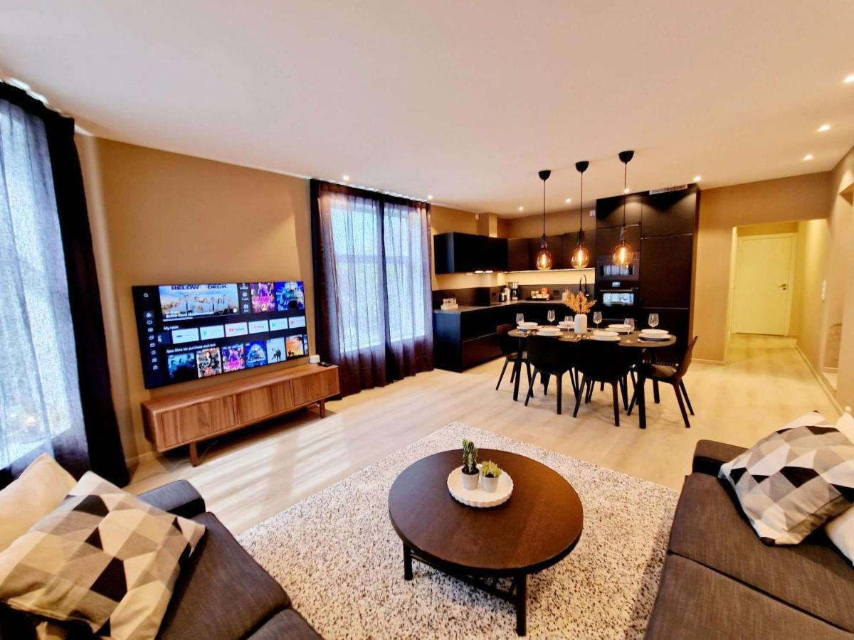 Modern & Spacious 3-bedroom, Central, Parking Leilighet