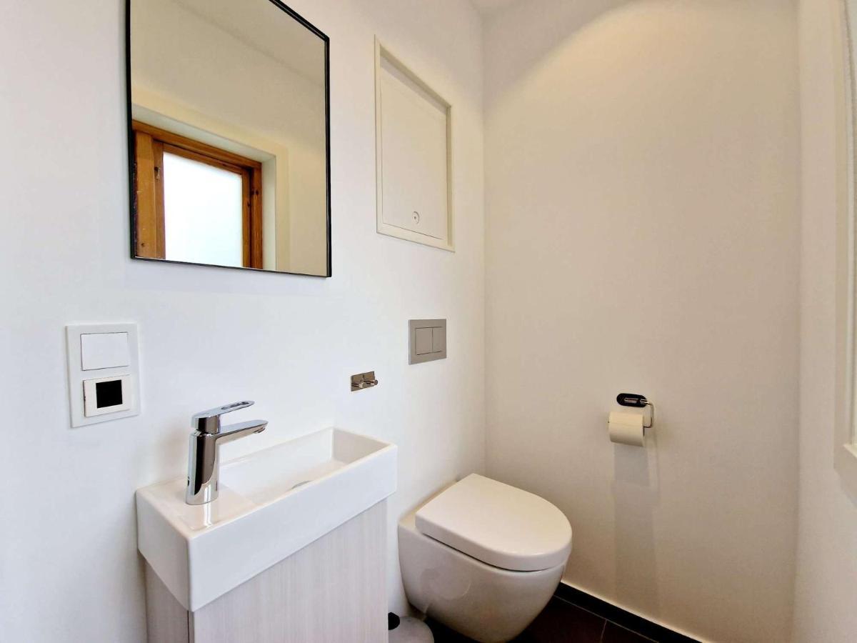 Leilighet Modern & Spacious 3-bedroom, Central, Parking
